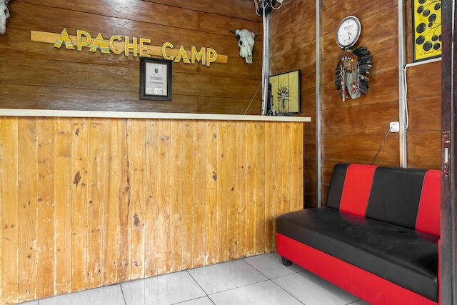 レッドドアーズ アット アパッチ キャンプ