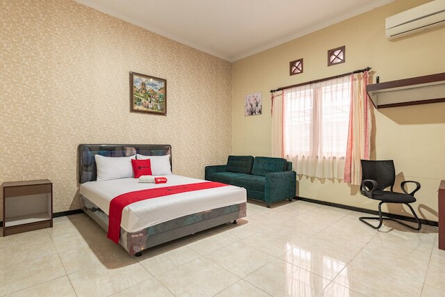 レッドドアーズ シャリア ニア ガジャヤナ スタジアム マラン