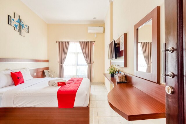 レッドドアーズ シャリア アット ジャラン シンパン ガジャヤナ