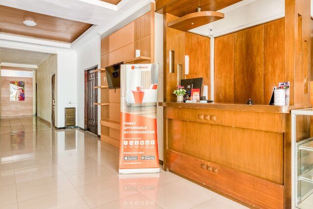 レッドドアーズ シャリア アット ジャラン シンパン ガジャヤナ