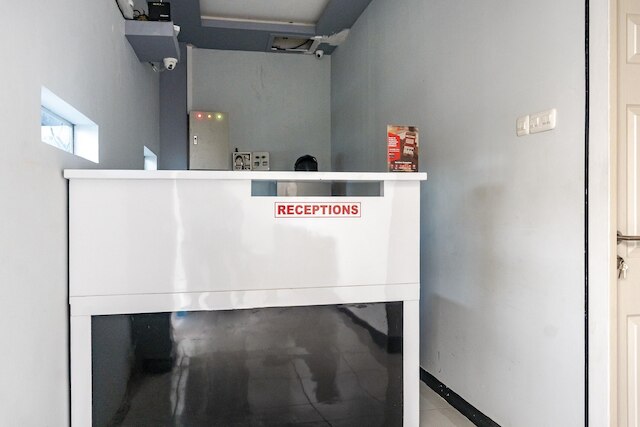 レッドドアーズ プラス ニア ミレニアム ICT センター メダン 2