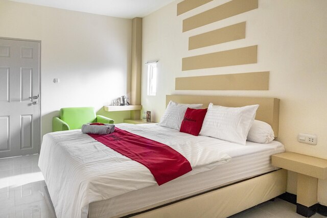 レッドドアーズ プラス ニア ミレニアム ICT センター メダン 2