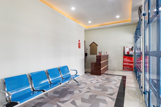 レッドドアーズ ニア メダン アンプラス