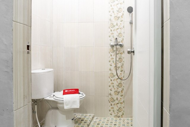 レッドドアーズ シャリア ニア スタディオン テラダン メダン