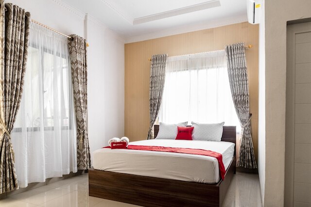 レッドドアーズ シャリア ニア スタディオン テラダン メダン