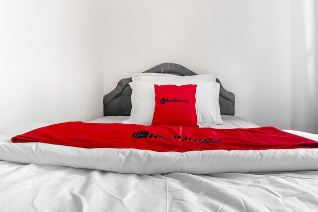 レッドドアーズ プラス アット グヌンサリ スラバヤ