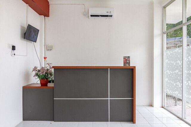 レッドドアーズ プラス アット グヌンサリ スラバヤ