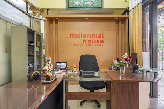 レッドドアーズ シャリア アット ダナウ ケリンチ サウォジャジャール