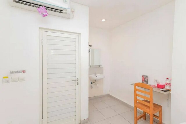 レッドドアーズ ニア カザ モール スラバヤ