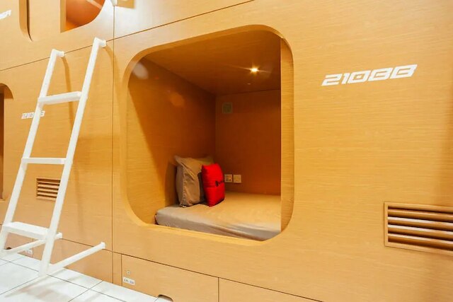 レッドドアーズ ホステル ニア タマン ピュリング