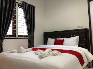 レッドドアーズ ニア シトラランド ガマ シティ メダン