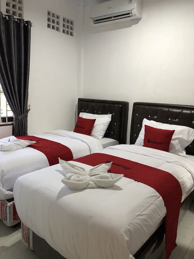 レッドドアーズ ニア シトラランド ガマ シティ メダン