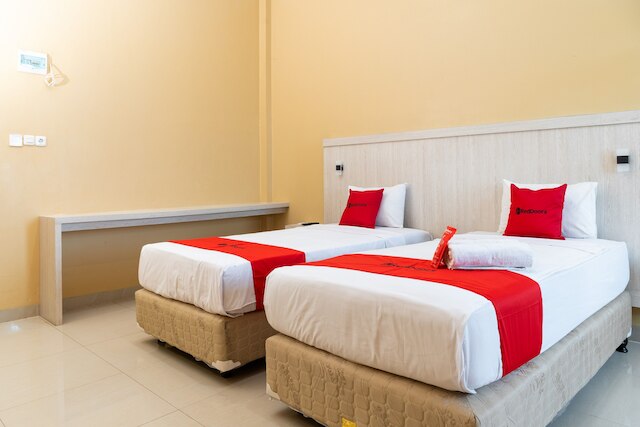 レッドドアーズ ニア スルタン ママド バダルディン エアポート パレンバン