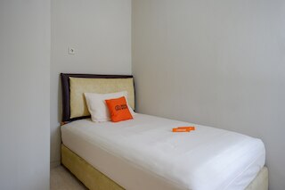 クールコスト フィーメール シャリア ニア UII タマン シスワ