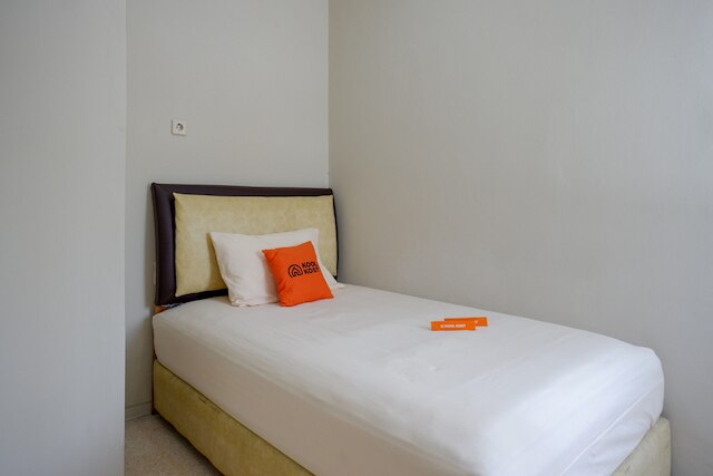 クールコスト フィーメール シャリア ニア UII タマン シスワ