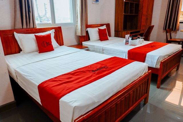 レッドドアーズ プラス ニア カメラ ラ ブリサ ラプラプ