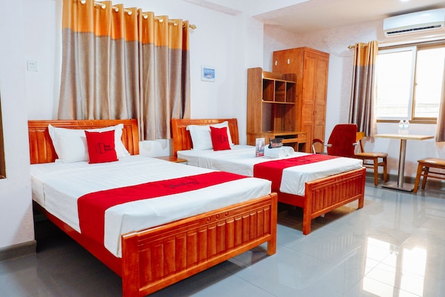 レッドドアーズ プラス ニア カメラ ラ ブリサ ラプラプ