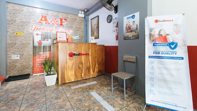 レッドドアーズ ッ A&F C5 ピナグサマ タギッグ