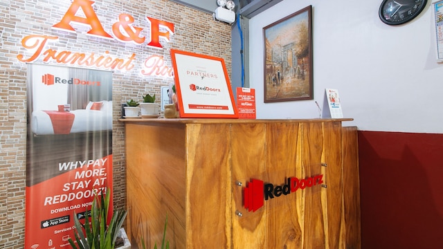 レッドドアーズ ッ A&F C5 ピナグサマ タギッグ