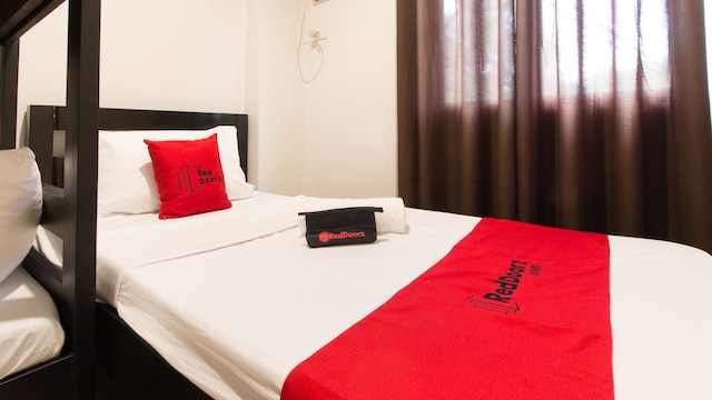 レッドドアーズ プラス アッ ディオラ ヴィラモンテ バコロド