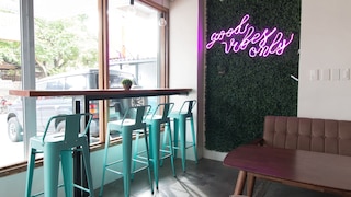 レッドドアーズ プラス アッ ディオラ ヴィラモンテ バコロド