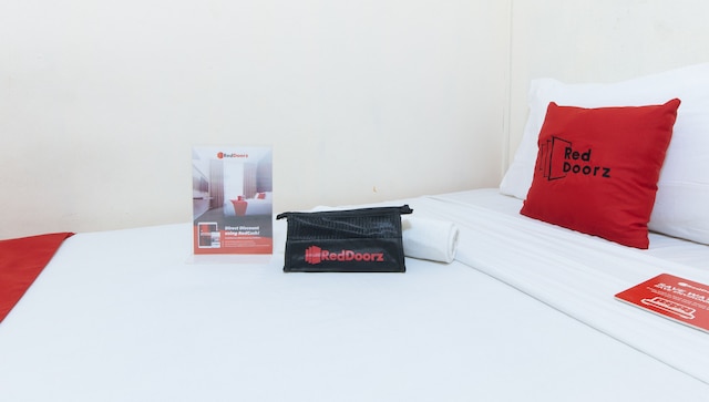 レッドドアーズ ニア イースト アベニュー メディカル センター