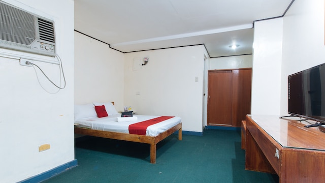 レッドドアーズ ニア イースト アベニュー メディカル センター