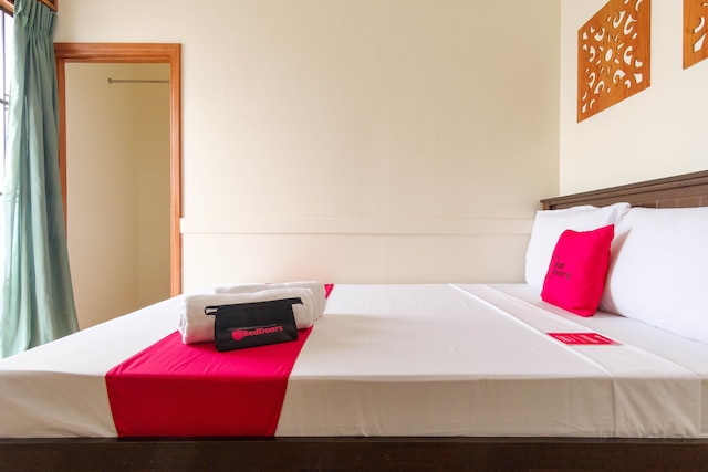 レッドドアーズ プラス ニア ジョンソン アンド ジョンソン パラナャーケ