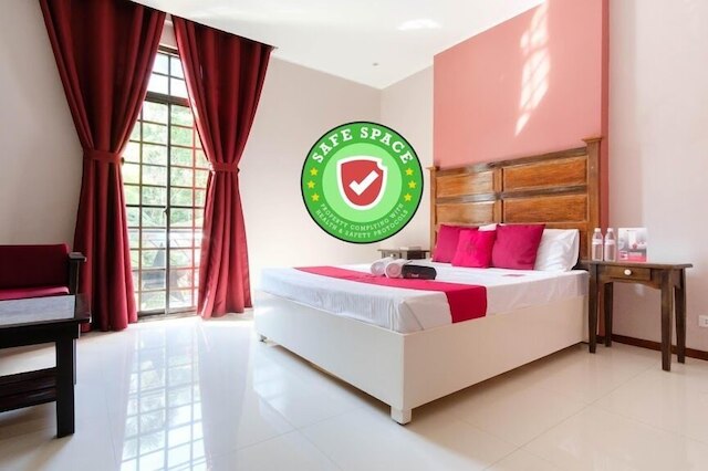 レッドドアーズ プラス アット ウエスト ノーティカル ロード プエルト ガレラ