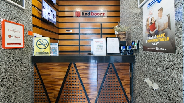 レッドドアーズ ニア キアポ チャーチ マニラ