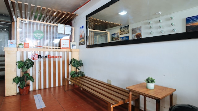 レッドドアーズ ニア オウワ パサイ