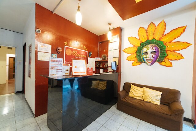 レッドドアーズ ット ロザリオ ストリート バコロド