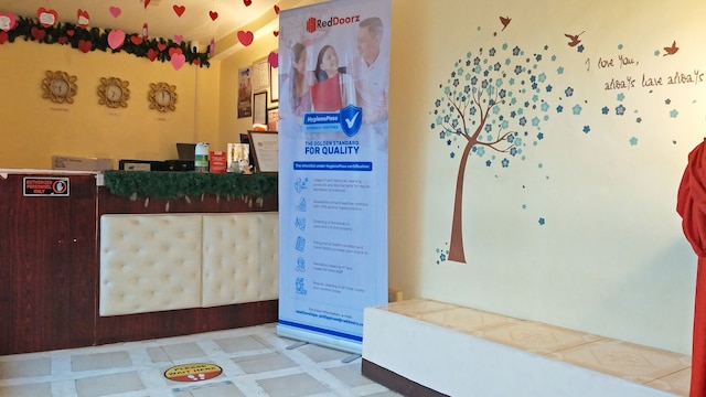 レッドドアーズ ニア バクレー ドライブ スーパー メトロ