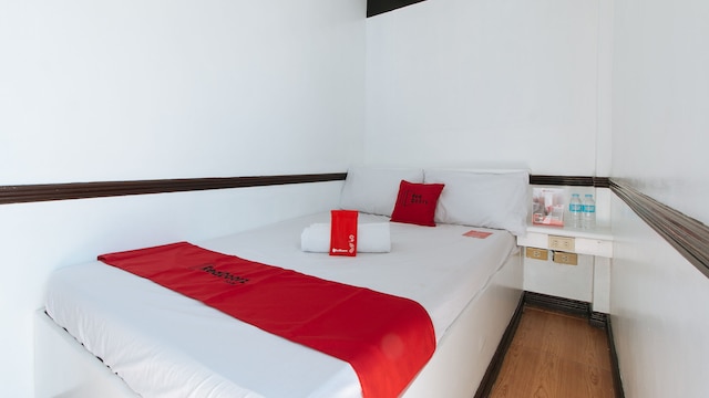 レッドドアーズ プラス アット ヴィラ グロリア タギッグ