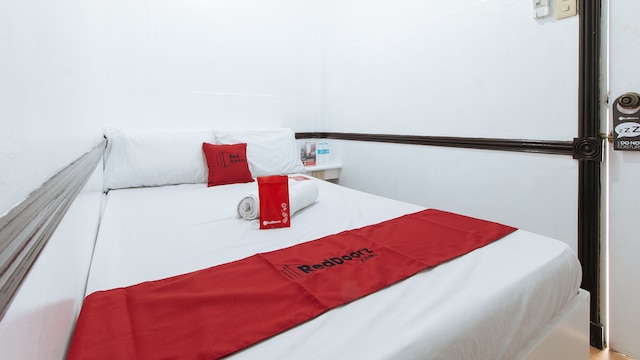 レッドドアーズ プラス アット ヴィラ グロリア タギッグ