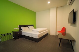 Travelers Plus - Hostel