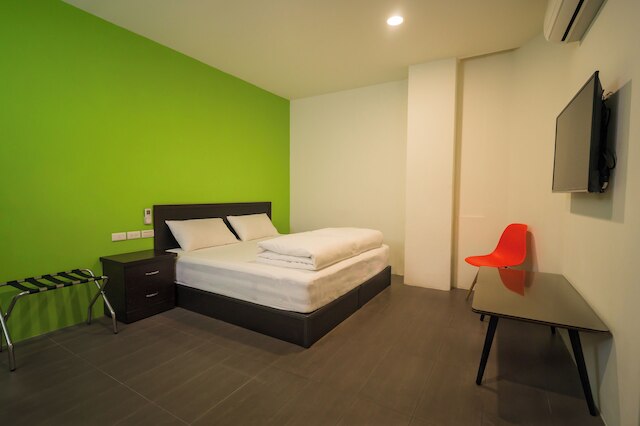 Travelers Plus - Hostel