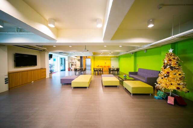 Travelers Plus - Hostel