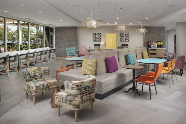 ホーム 2 スイーツ バイ ヒルトン マイアミ ドーラル ウエスト エアポート