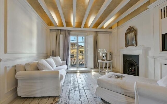 ホワイト ホーム バイ メガ