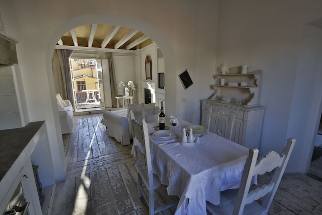 ホワイト ホーム バイ メガ