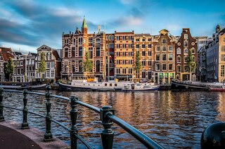 エデン スタジオズ アンド アパートメンツ