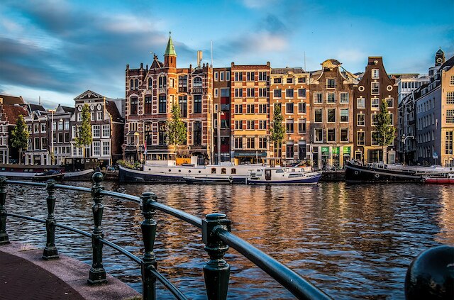 エデン スタジオズ アンド アパートメンツ