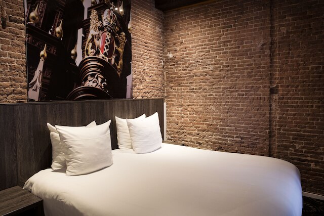 エデン スタジオズ アンド アパートメンツ