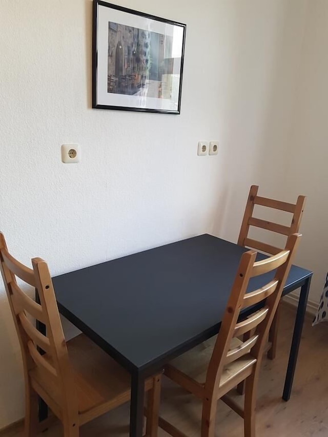 ドレスデナー タグ リンダ