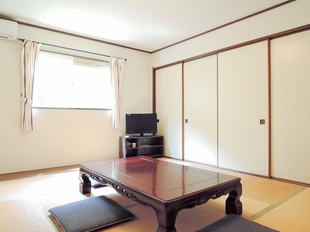 ペンション AKA-TOMBO