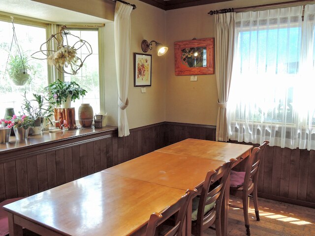 ペンション AKA-TOMBO