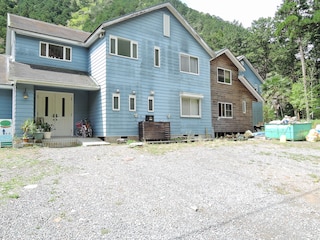 ペンション AKA-TOMBO