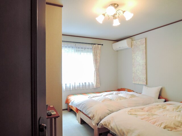 ペンション AKA-TOMBO