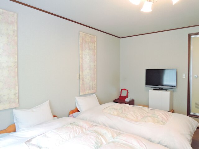 ペンション AKA-TOMBO